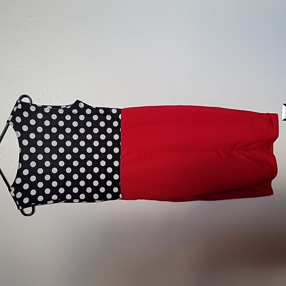 Beautiful Dress - Picture 2 of 5